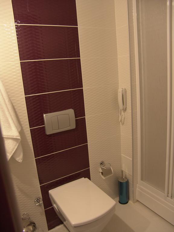 Izan Hotel İzmir Buitenkant foto