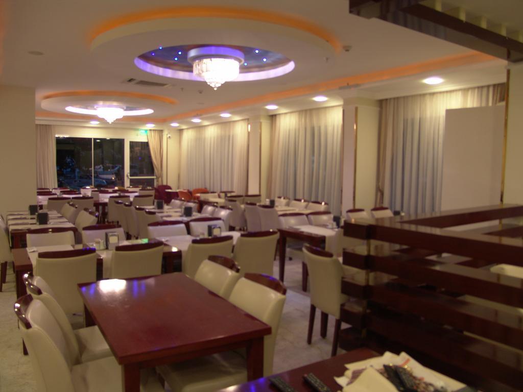 Izan Hotel İzmir Buitenkant foto