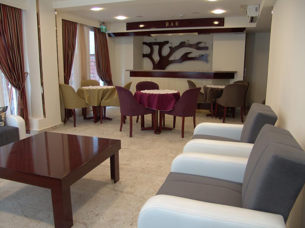 Izan Hotel İzmir Buitenkant foto
