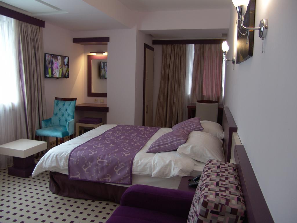 Izan Hotel İzmir Kamer foto